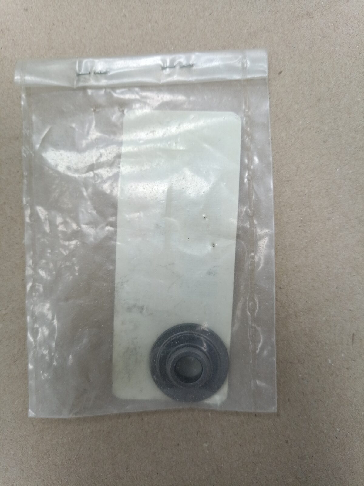 30x-12117-00 RETAINER VALVE SPRING