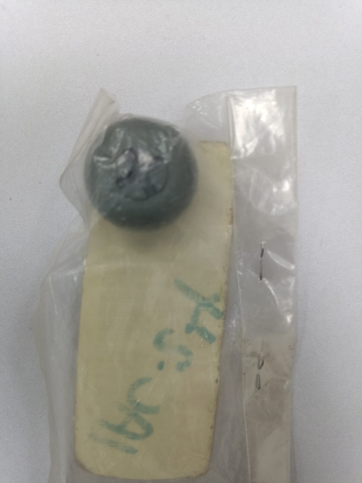 64e-43829-00 Plug, Reservoir