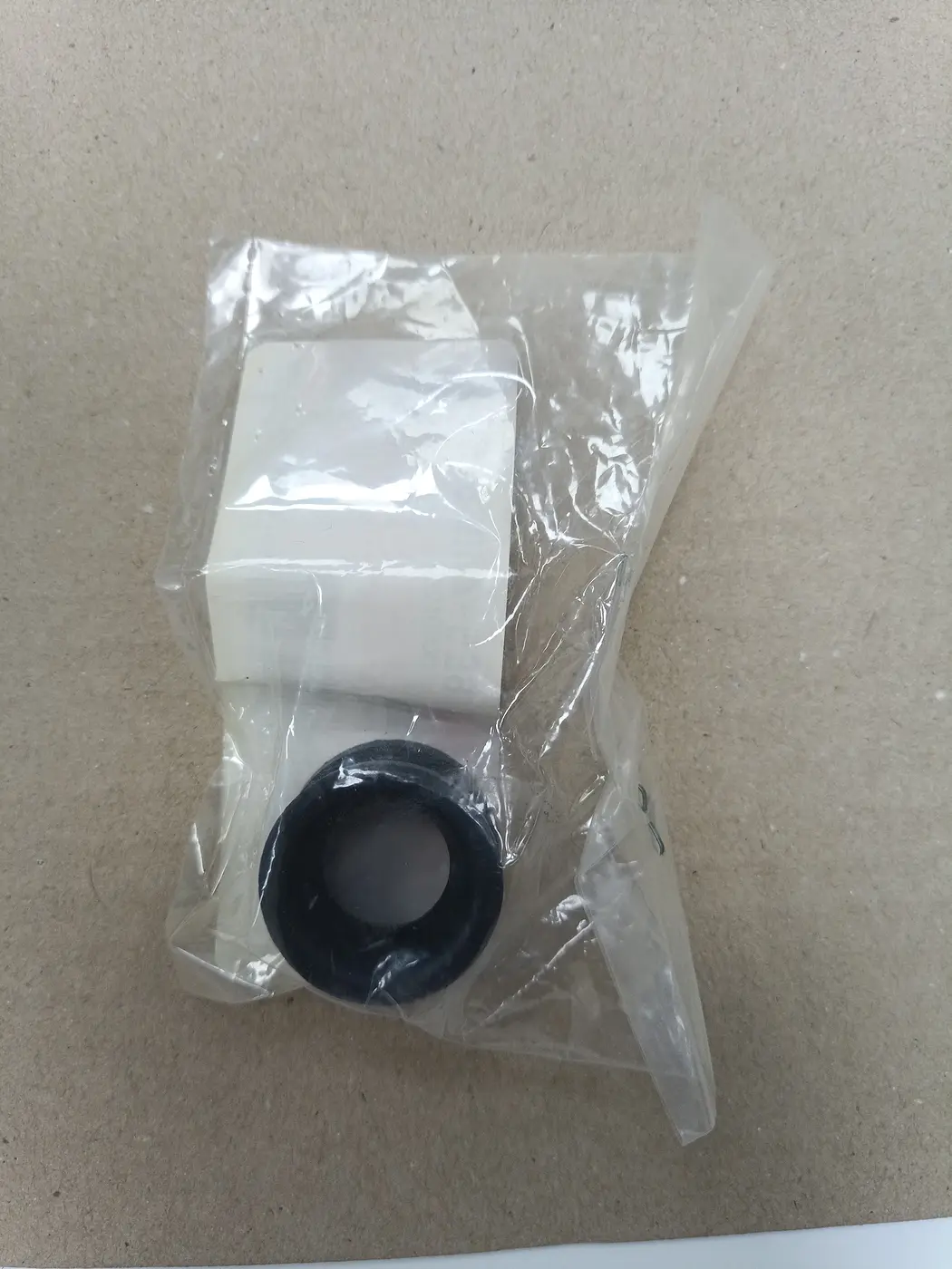 6E5-44366-00 DAMPER, WATER SEAL 2