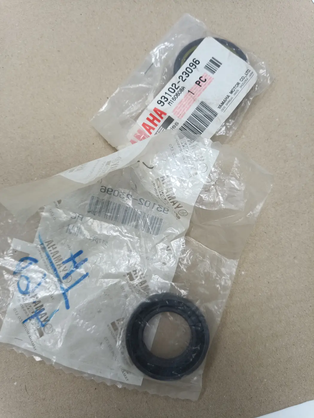93102-23096 OIL SEAL
