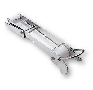 Bow roller suitable for any fluke style anchor up to 35 lb/ 16 kg